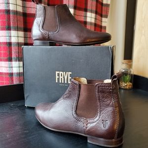FRYE Jilian Brown Vintage Leather Chelsea Boots